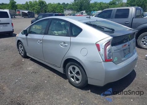 2013 Toyota Prius Three z USA, uszkodzony, nr VIN JTDKN3DU2D5602562
